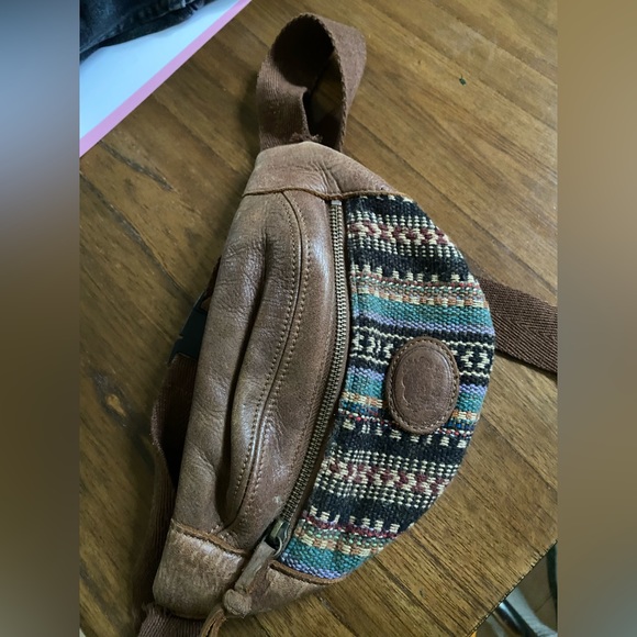 Roots Handbags - Roots Fanny pack